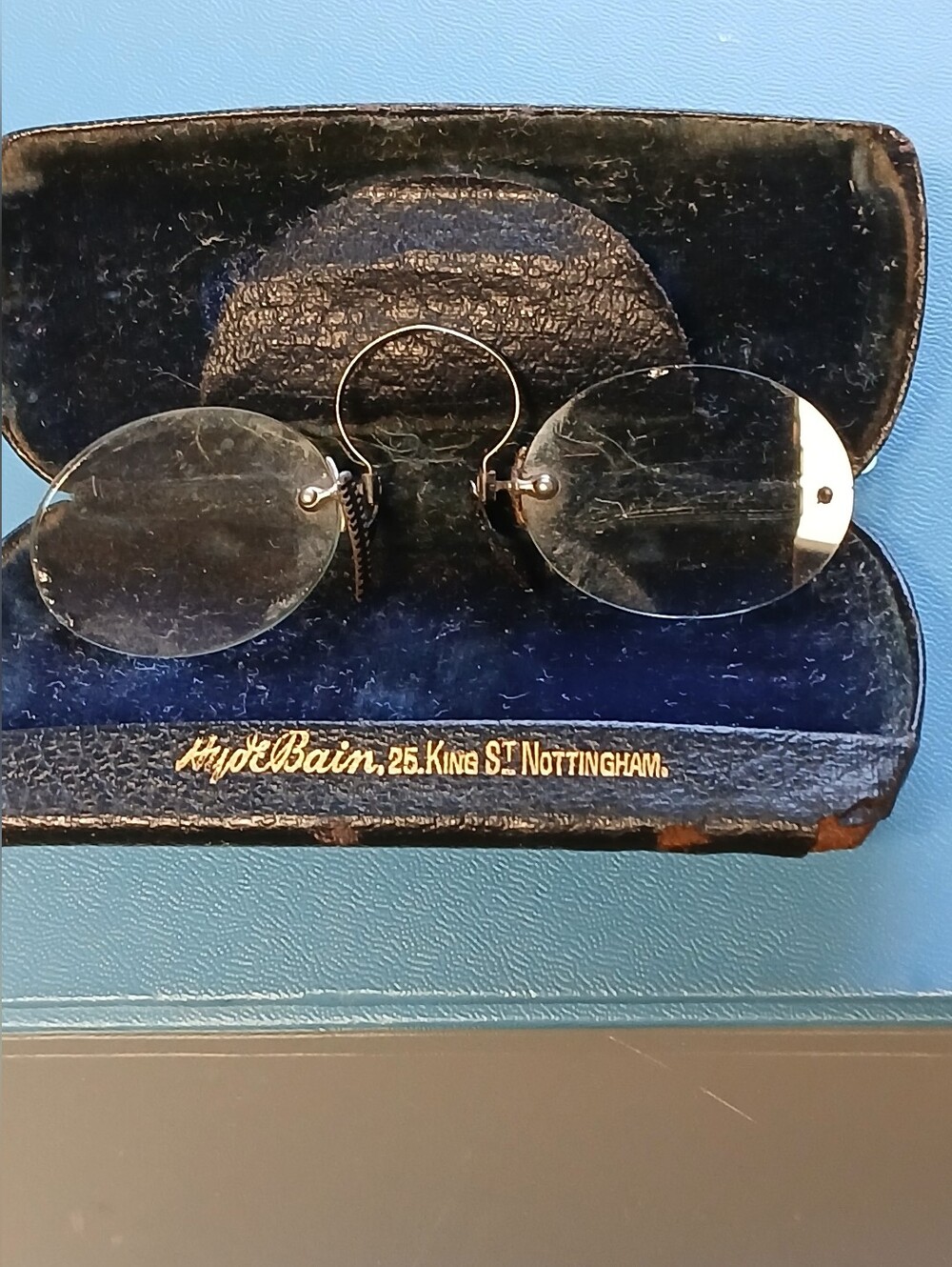 Antique pince nez Spectales and Case - Picture 1 of 9